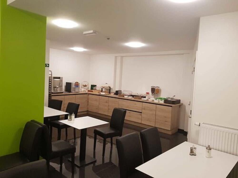 Hotel City Center Saint-Josse-ten-Noode Экстерьер фото